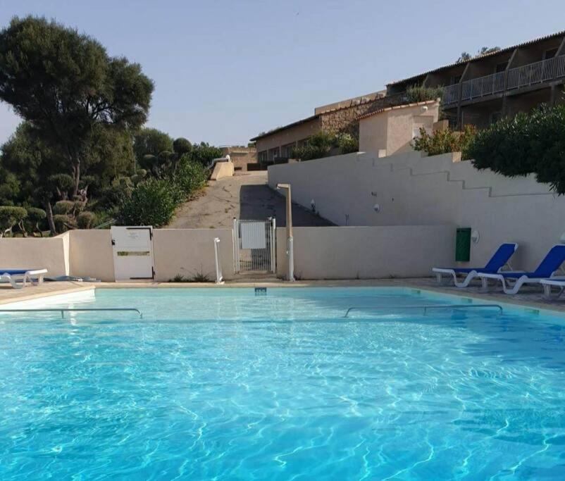 Mini 72, Avec Piscine.